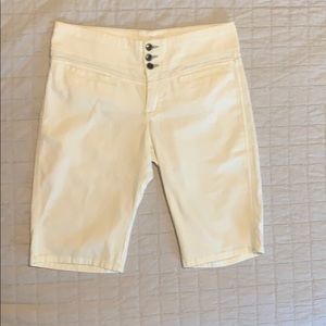 3 for $10🎁 Lee women’s shorts size 10